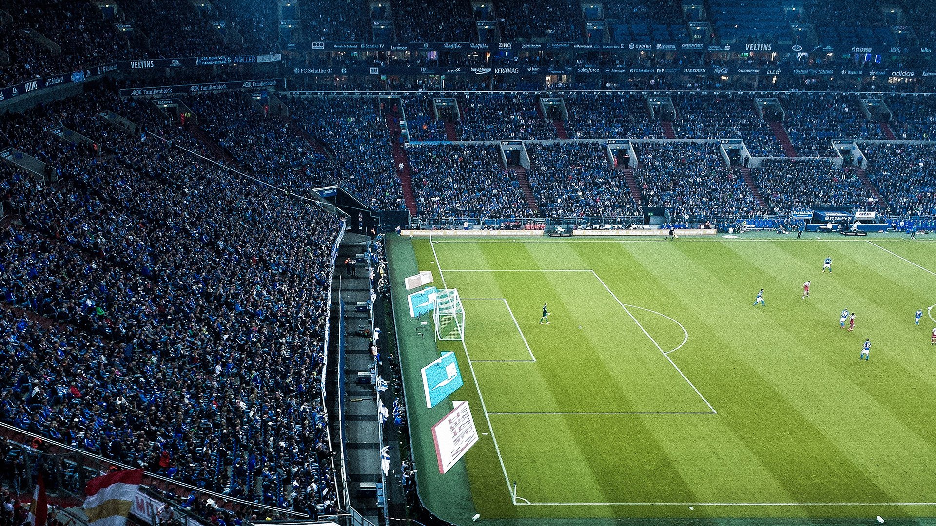 那不勒斯新王引爆欧洲，曼联逆境翻盘书写传奇—足球之夜的冰与火之歌