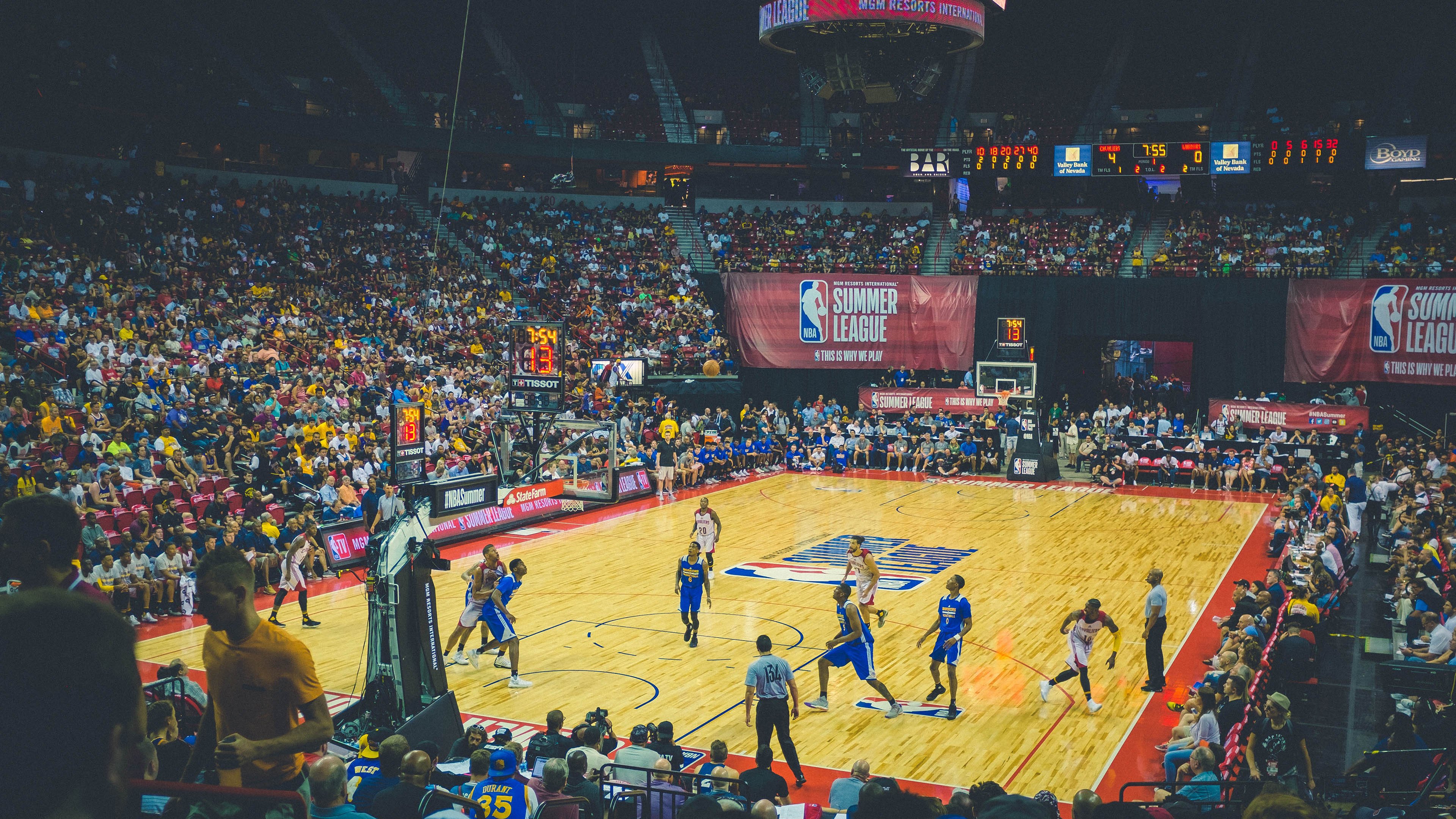 米切尔50分神迹撕裂鹈鹕防线，快船末节逆转锁定西部巅峰王座