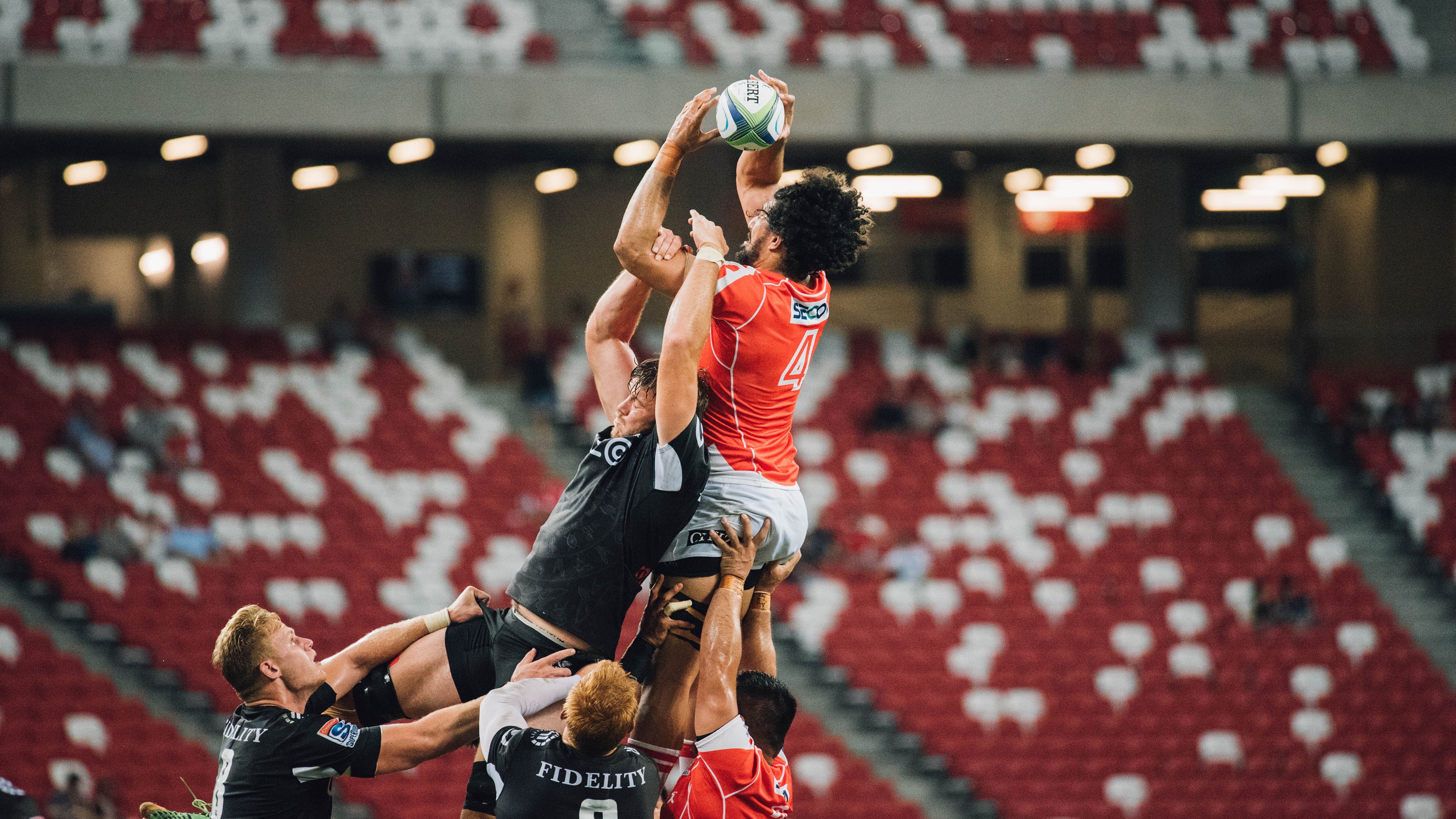 世界排名争夺战焦点战，魔术击溃广东队，中国篮球的警钟与启示