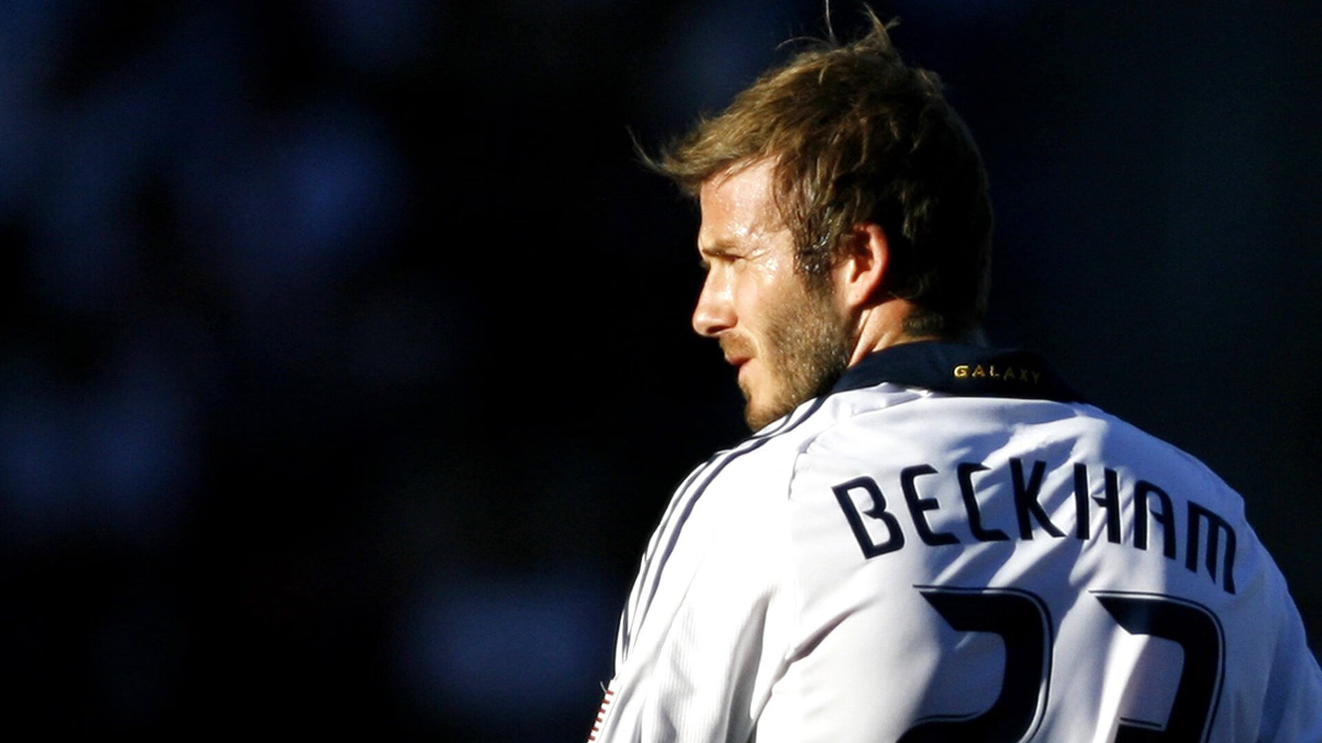 赛道与球场，当欧文接管F1揭幕战，勇士收割新疆队的启示