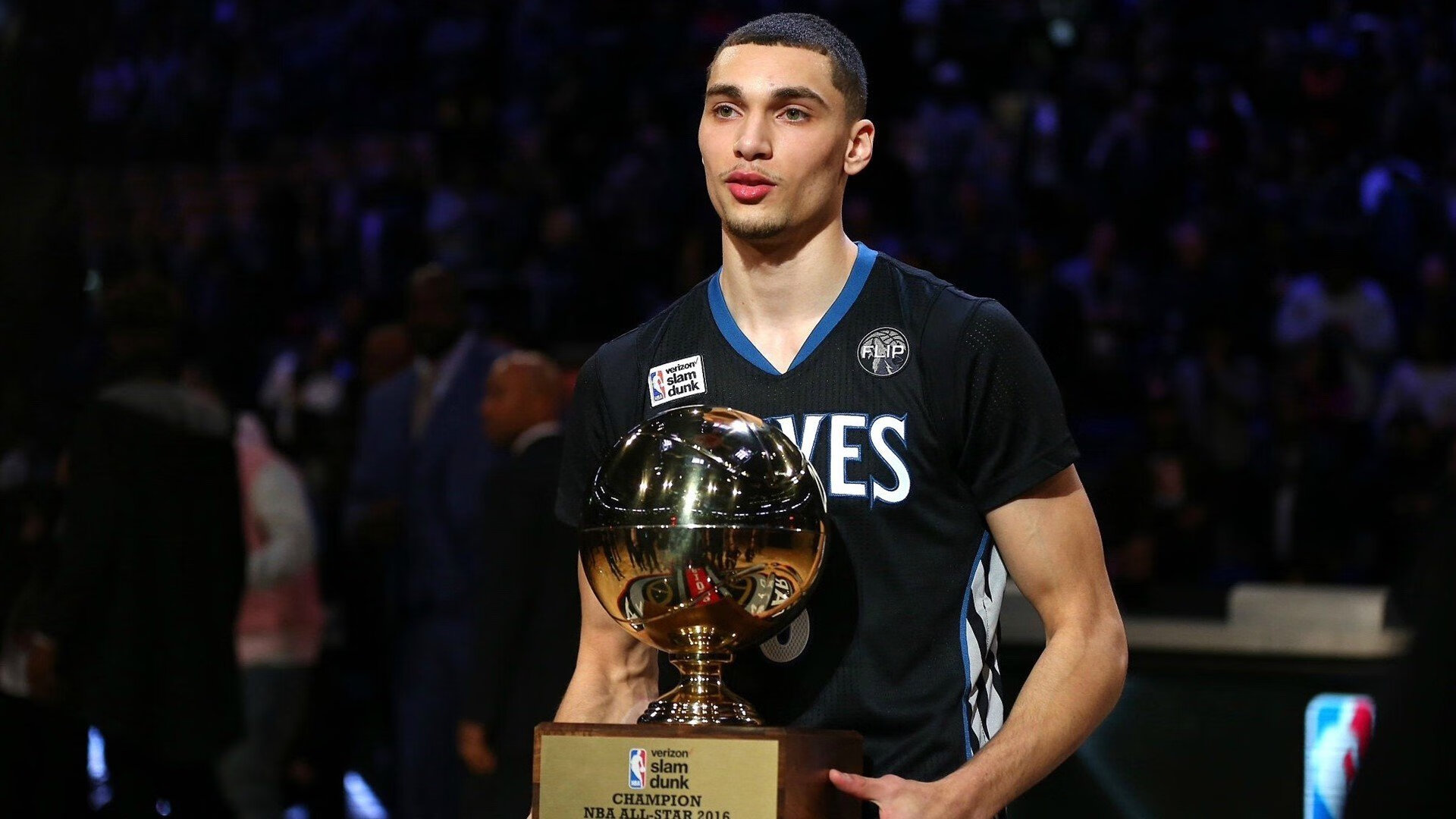 雄鹿鏖战辽宁队，哈登成为关键先生