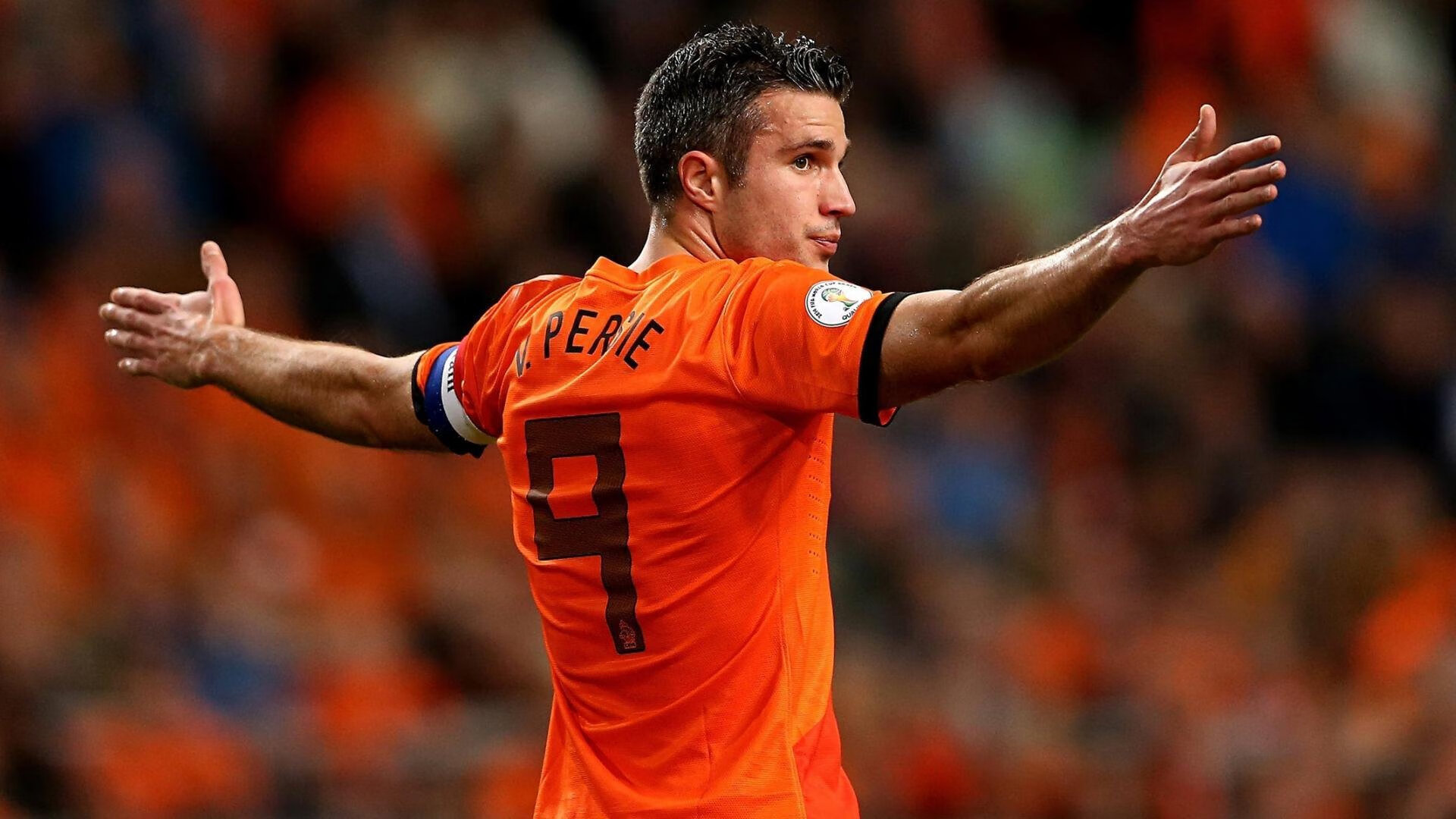 街道为幕，字母为光，F1新加坡之夜与扬尼斯的跨界焦点