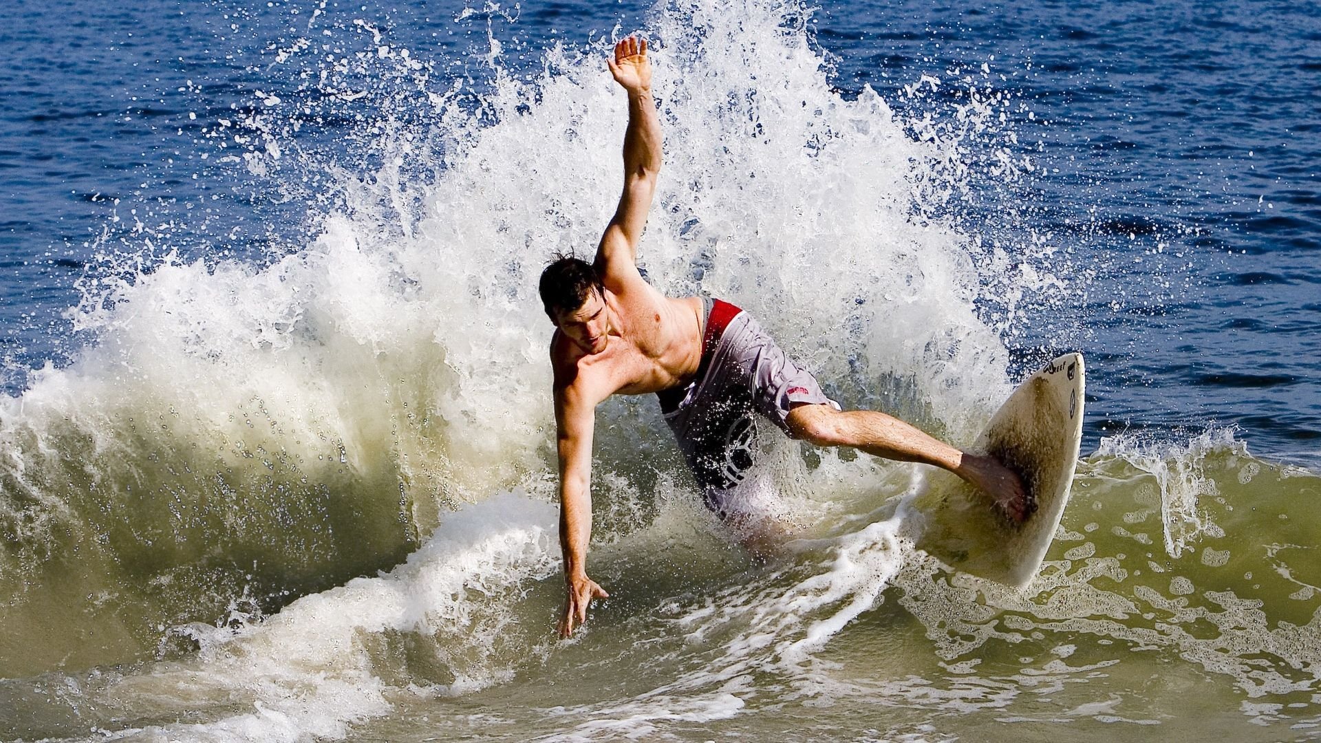 乔治封神夜,西决生死战接管比赛,凯尔特人完胜76人背后的孤胆英雄